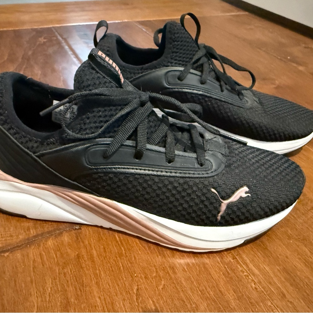 Puma Women's Black and Pink Sneakers